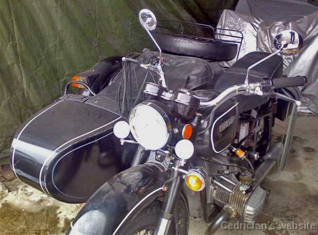 08_03mirrorsNparcelrack